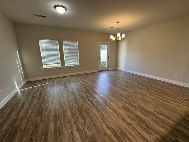 424 Palmetto Dr, Columbia, TN 38401