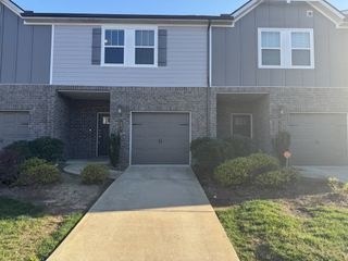 424 Palmetto Dr, Columbia, TN 38401