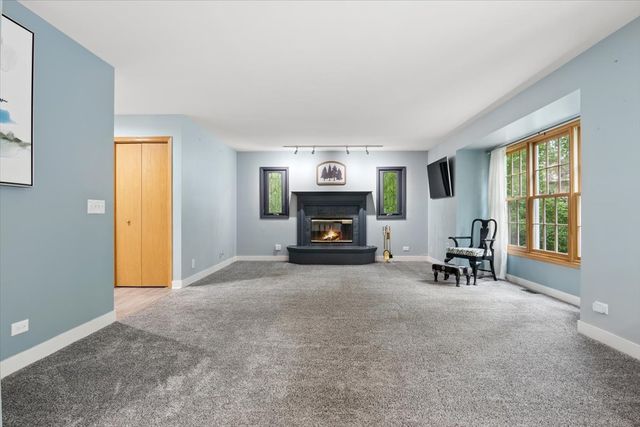 11115 E Riviera Drive, Spring Grove, IL 60081