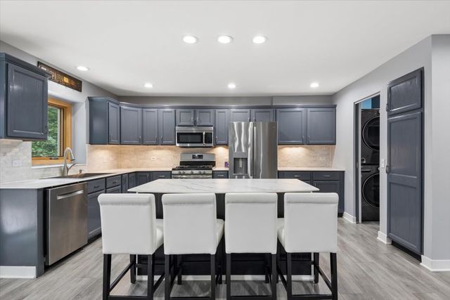 11115 E Riviera Drive, Spring Grove, IL 60081