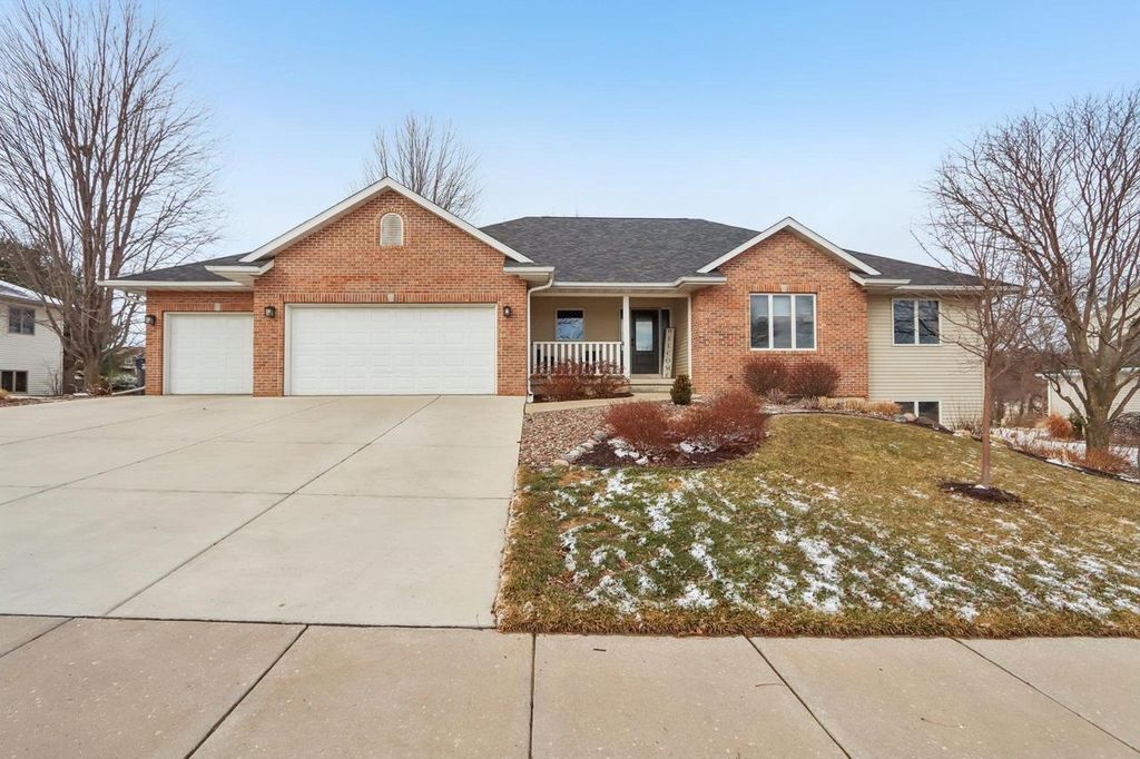 540 Sunrise Drive, Lodi, WI 53555