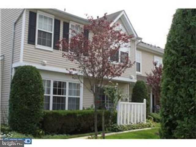 2505 SAXONY DR, Mount Laurel, NJ 08054