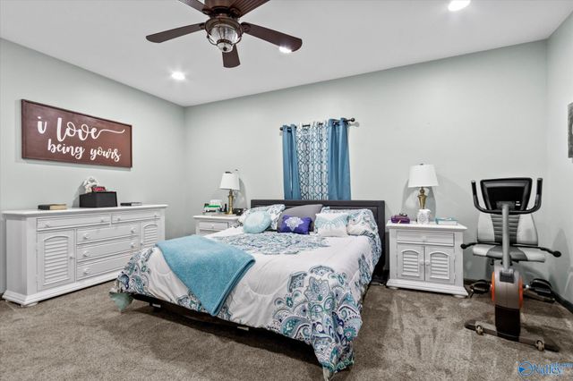 5477 Wyeth Mountain Road, Guntersville, AL 35976