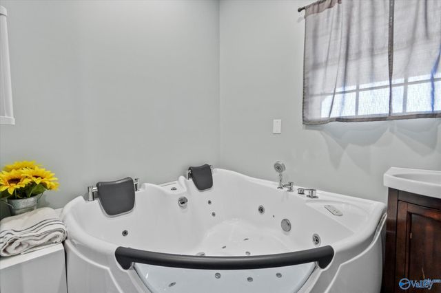 5477 Wyeth Mountain Road, Guntersville, AL 35976