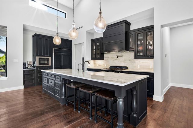 4343 Brasada LN, Marble Falls, TX 78654