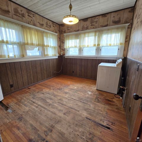 311 N 2nd Street, Canton, KS 67428