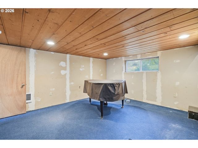 414 S 2ND St, Oregon City, OR 97045