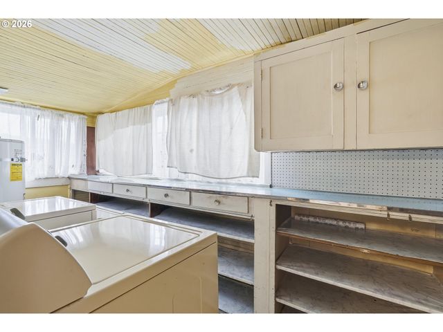 414 S 2ND St, Oregon City, OR 97045