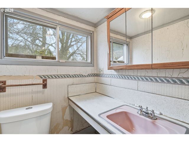 414 S 2ND St, Oregon City, OR 97045