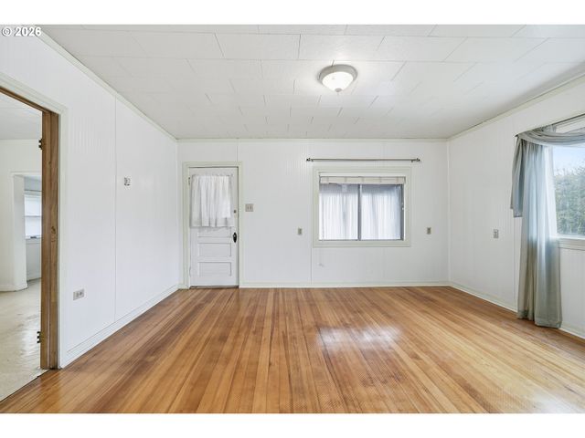 414 S 2ND St, Oregon City, OR 97045