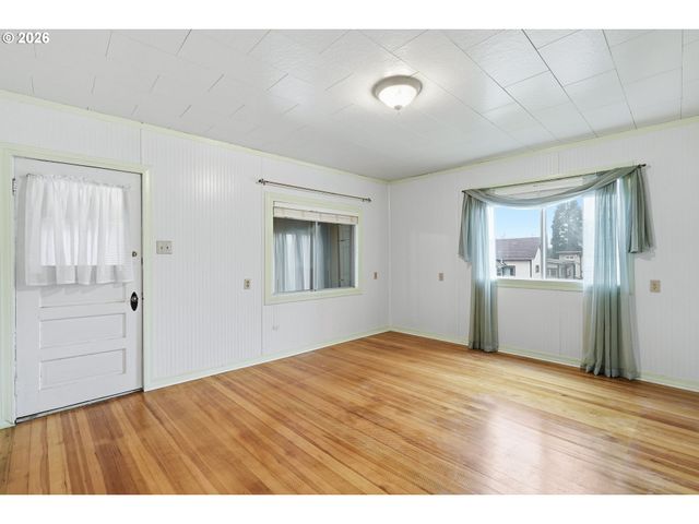 414 S 2ND St, Oregon City, OR 97045