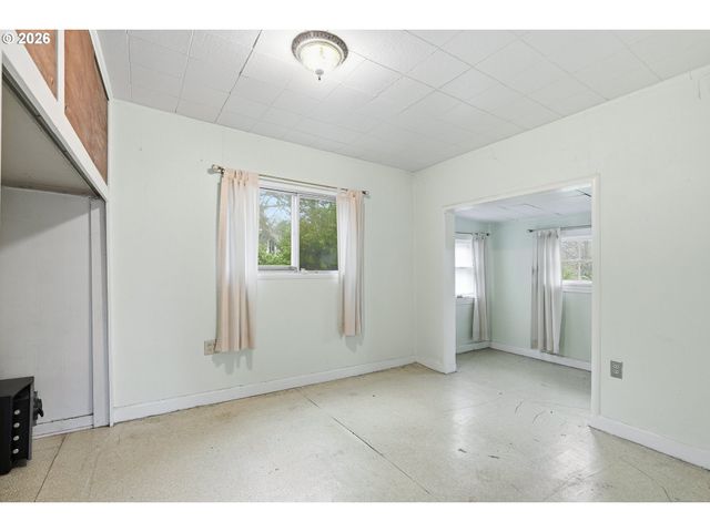 414 S 2ND St, Oregon City, OR 97045