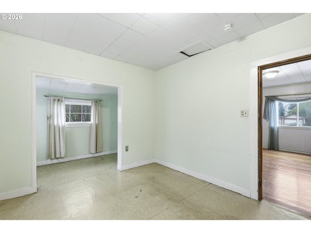 414 S 2ND St, Oregon City, OR 97045