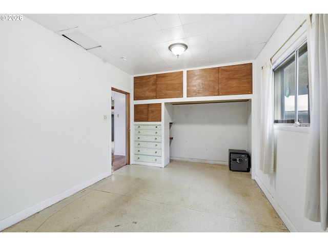 414 S 2ND St, Oregon City, OR 97045