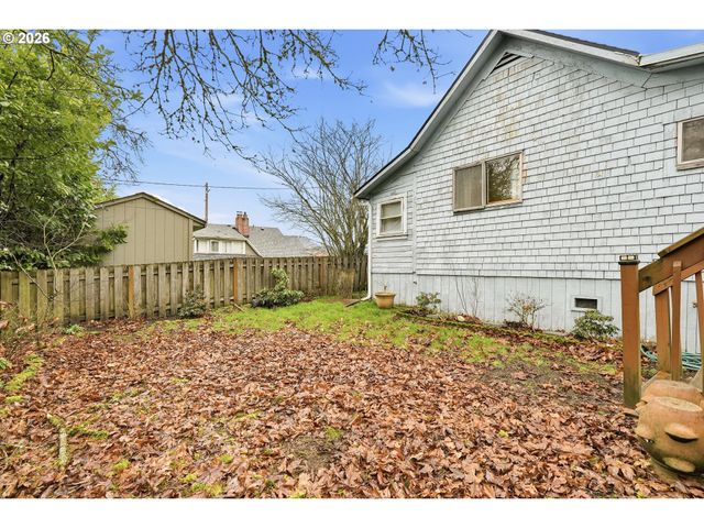 414 S 2ND St, Oregon City, OR 97045