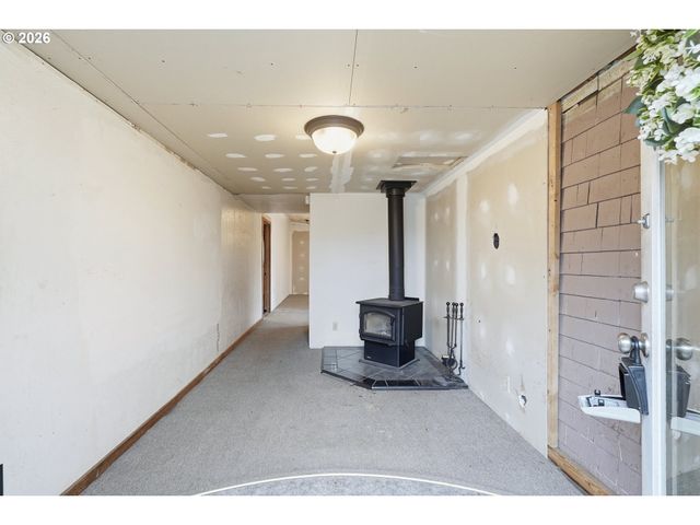 414 S 2ND St, Oregon City, OR 97045