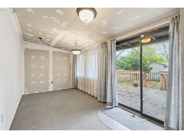 414 S 2ND St, Oregon City, OR 97045