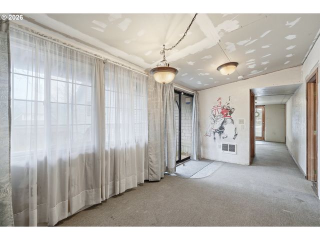 414 S 2ND St, Oregon City, OR 97045