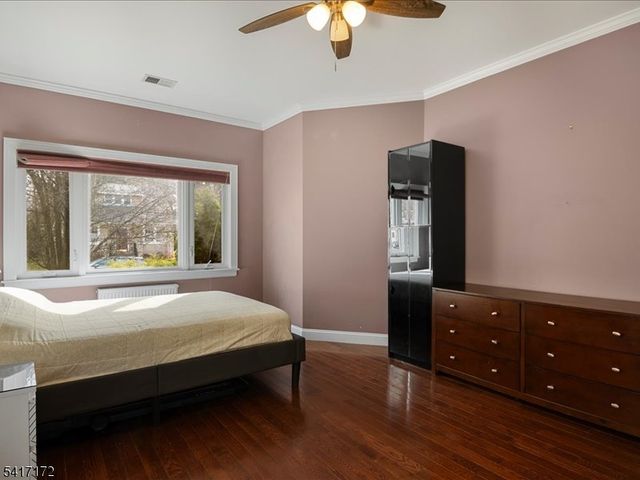 20 Forest Ave, Hawthorne Boro, NJ 07506