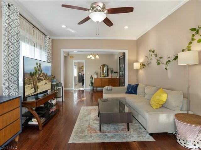 20 Forest Ave, Hawthorne Boro, NJ 07506