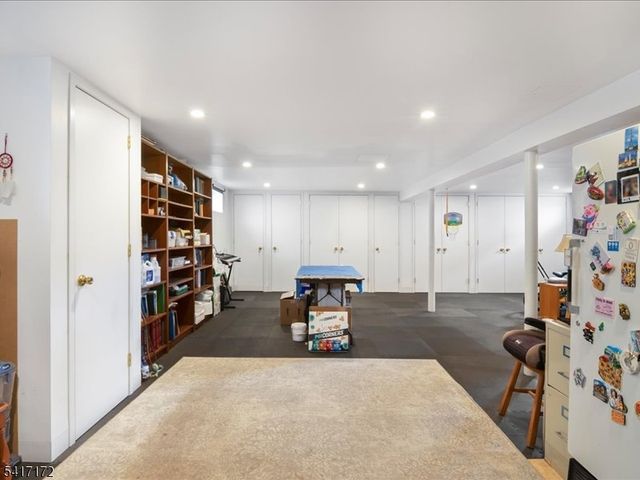 20 Forest Ave, Hawthorne Boro, NJ 07506