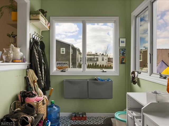 20 Forest Ave, Hawthorne Boro, NJ 07506