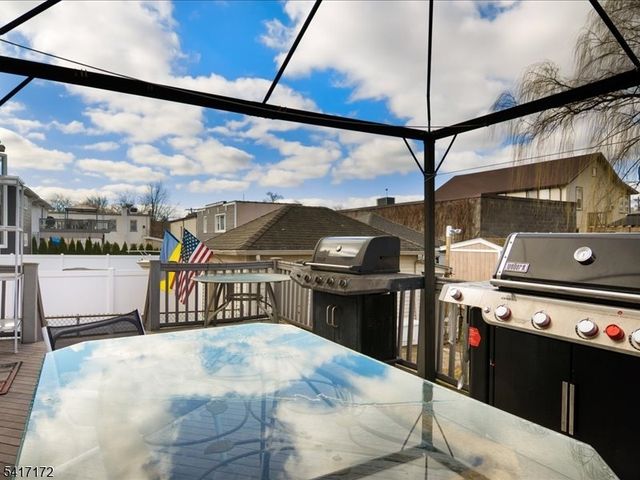 20 Forest Ave, Hawthorne Boro, NJ 07506