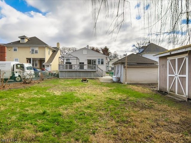 20 Forest Ave, Hawthorne Boro, NJ 07506