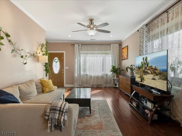 20 Forest Ave, Hawthorne Boro, NJ 07506