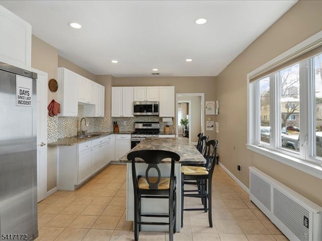 20 Forest Ave, Hawthorne Boro, NJ 07506