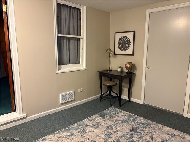 363 E Park Avenue, Barberton, OH 44203