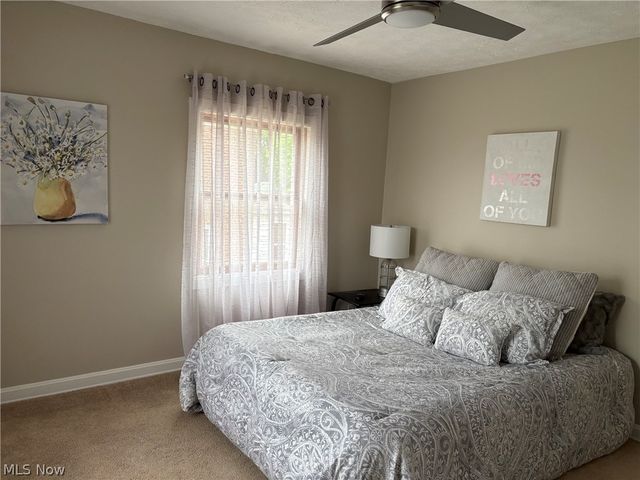 363 E Park Avenue, Barberton, OH 44203
