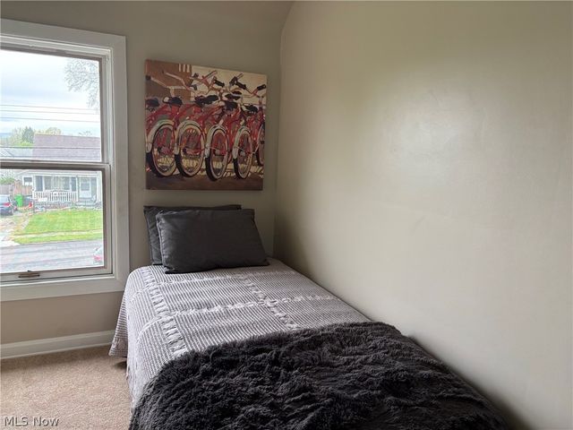 363 E Park Avenue, Barberton, OH 44203