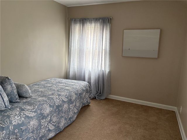 363 E Park Avenue, Barberton, OH 44203