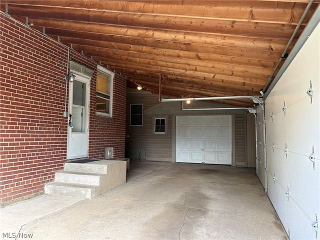 363 E Park Avenue, Barberton, OH 44203