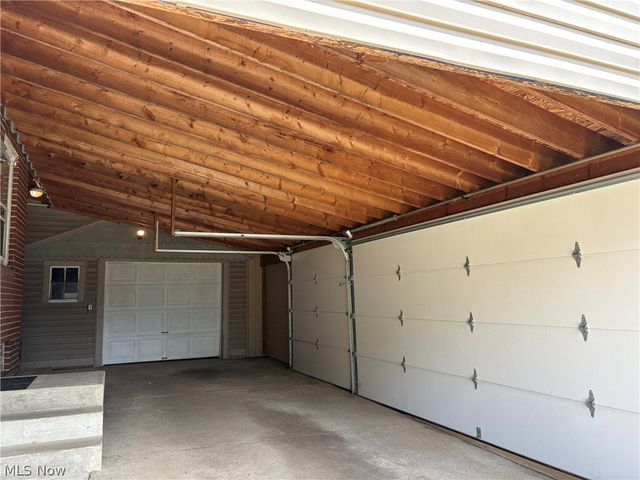 363 E Park Avenue, Barberton, OH 44203