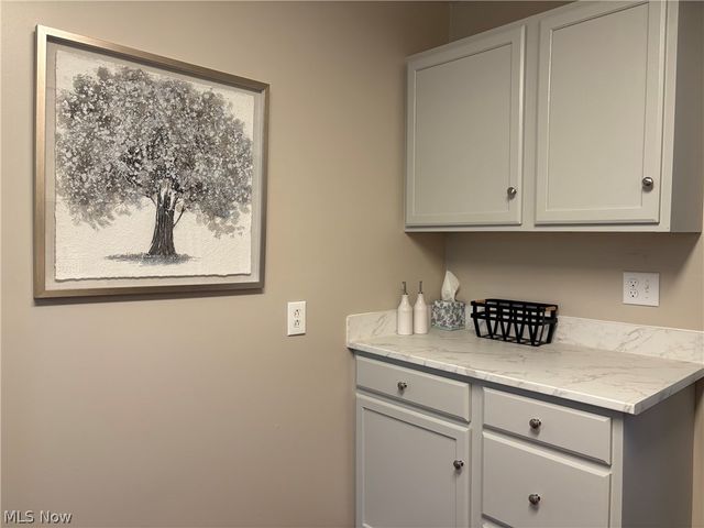 363 E Park Avenue, Barberton, OH 44203