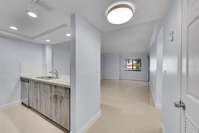 10001 W Atlantic Blvd 221, Coral Springs, FL 33071