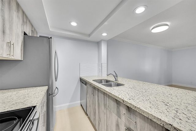 10001 W Atlantic Blvd 221, Coral Springs, FL 33071