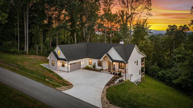 228 Winding Ridge, Blairsville, GA 30512