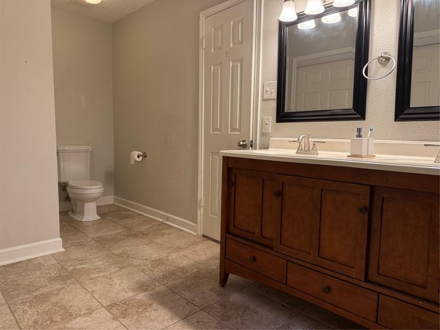1026 Saint John Drive, Pearland, TX 77584