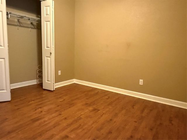 1026 Saint John Drive, Pearland, TX 77584