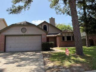 1026 Saint John Drive, Pearland, TX 77584