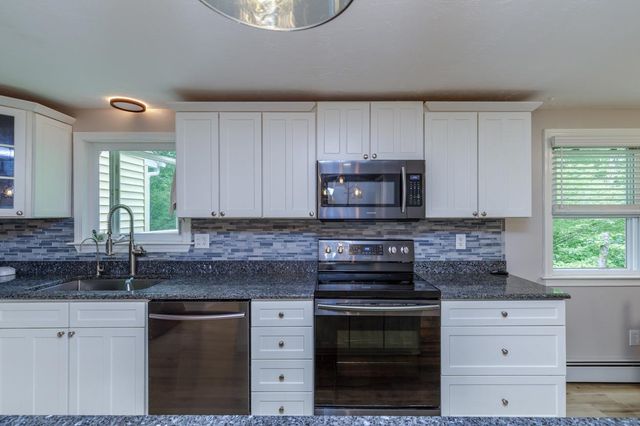6 Steep Street, Merrimack, NH 03054