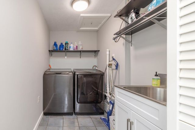 6 Steep Street, Merrimack, NH 03054