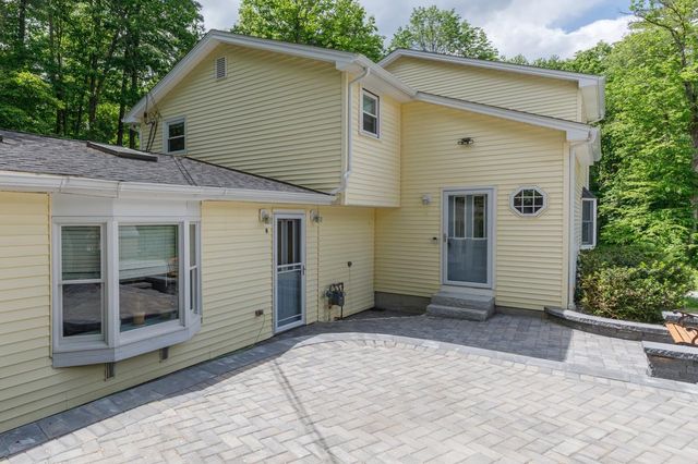 6 Steep Street, Merrimack, NH 03054