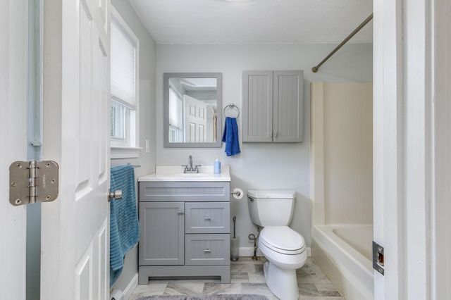 6 Steep Street, Merrimack, NH 03054
