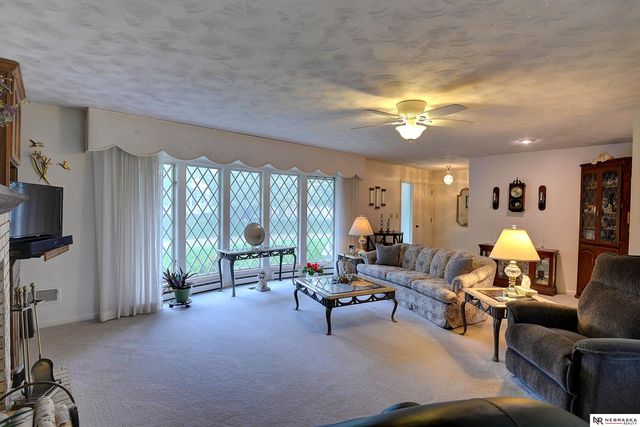 15208 S Third Street, Bennington, NE 68007