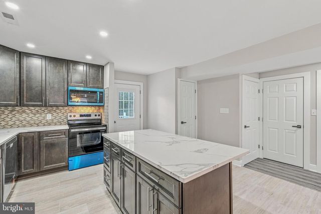 904 FLORIDA AVE, Martinsburg, WV 25401