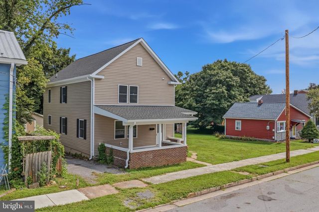 904 FLORIDA AVE, Martinsburg, WV 25401